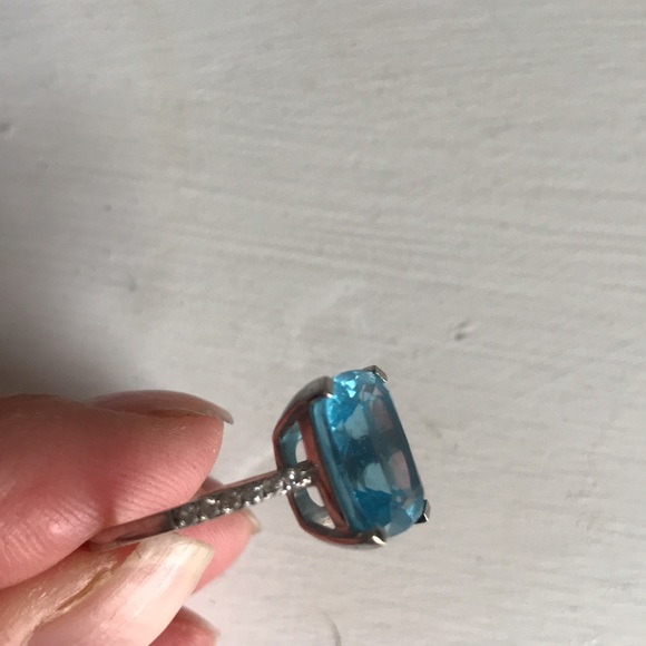 3 carat blue topaz & diamond ring - Picture 5 of 5